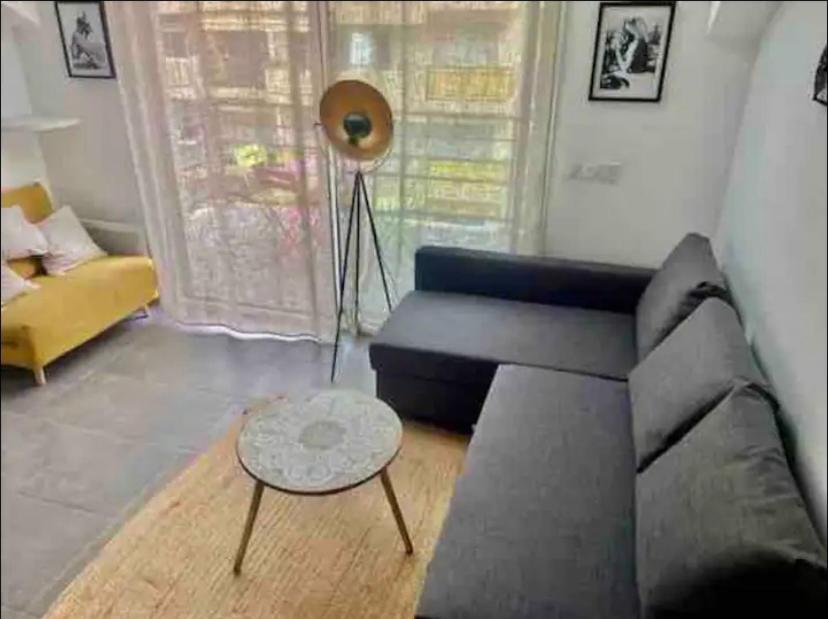 Cosy Pres Du Port Apartment *